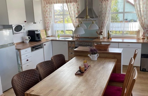 Gruenenbach Apartment | "The Dirndl Queen" apartment in the Allgäu for 7 guests 110sqm