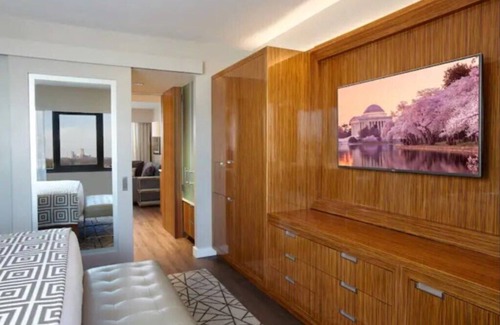 West End Hotel | The District, a Hilton Club - One Bedroom Standard