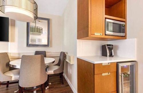 Georgetown Hotel | The District, a Hilton Club - One Bedroom Standard (Lock-Off) - 1B2