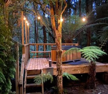 Raglan House | The Divvy Hut Raglan Retreat