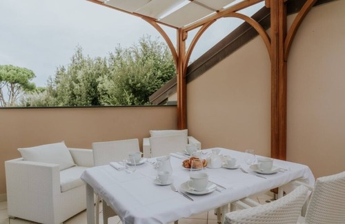 San Vincenzo Apartment | The Dolphin -Rhombus Apartment