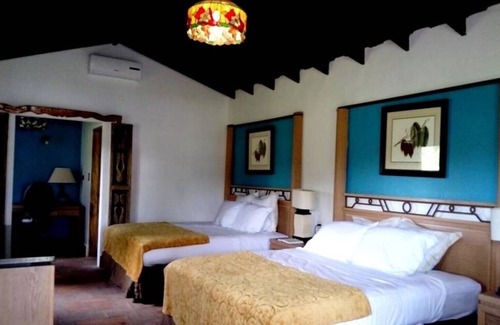 Bagope Bed & Breakfast | The Domes Bed and Breakfast
