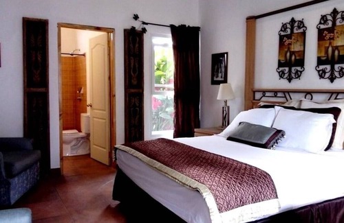 Bagope Bed & Breakfast | The Domes Bed and Breakfast