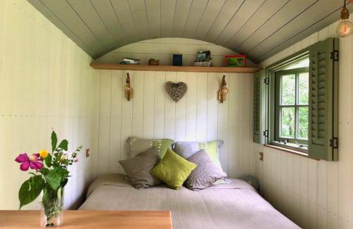 Savignac-Ledrier House | The Dordogne Huts with Pool and Jacuzzi
