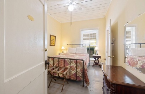 Cedar Key Hotel | The Downtown Historic Island Hotel