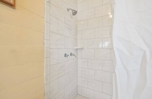 Cedar Key Hotel | The Downtown Historic Island Hotel