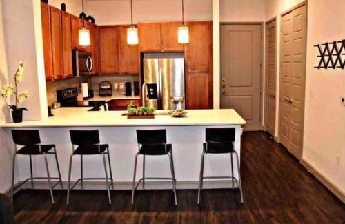 Central Business District Apartment | The Downtown Life Experience in Fall