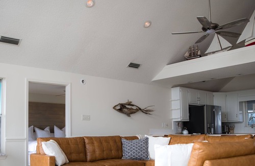Pass Chateau Harbor House | the DREAMCATCHER at Indian Bay - A peaceful waterfront escape