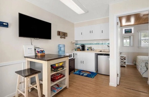 Ocean Pines House | The Drift Inn Cottage at the Inn on Turville Creek