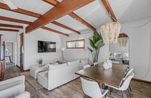 Point Loma House | The Driftwood. Oceanfront Retreat by Sunset Cliffs