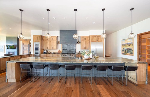 Woods Bay House | The Driftwood True Lakefront Luxury