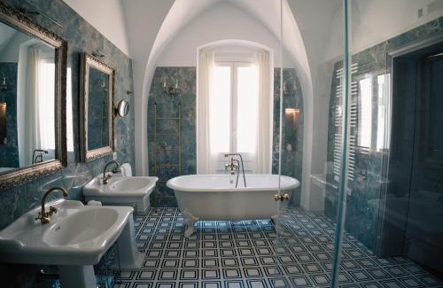 Polignano a Mare Apartment | The Duchess's View - NEW! Luxurious Flat in Historical Centre 115 sq m, 3min walk to Cala Porto beach and Private Parking