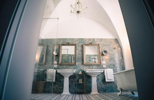 Polignano a Mare Apartment | The Duchess's View - NEW! Luxurious Flat in Historical Centre 115 sq m, 3min walk to Cala Porto beach and Private Parking