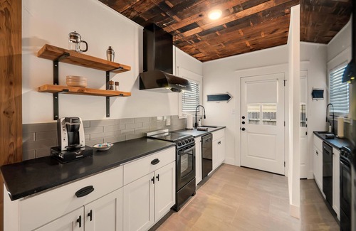 Waco Cottage | The Duet- Just Steps from Baylor University and Minutes from The Magnolia Silos