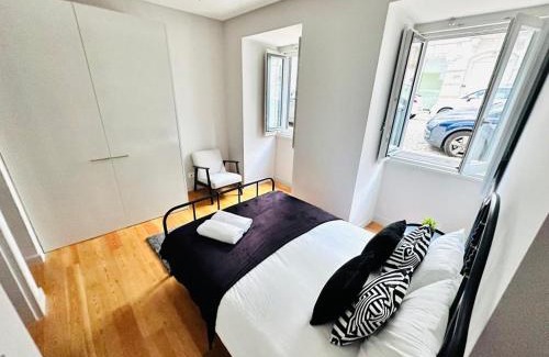 Santo Antonio Apartment | The Eça de Queiroz House - NO CV D - Central One-Bedroom Apartment