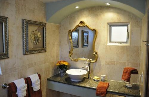 West Beach Hotel | The Eagle Inn