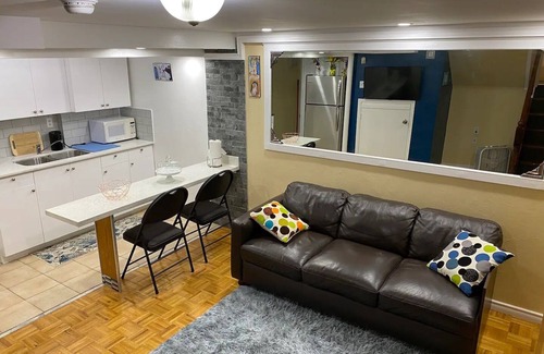 Brampton Apartment | The EcoStay 🙂 self check-in