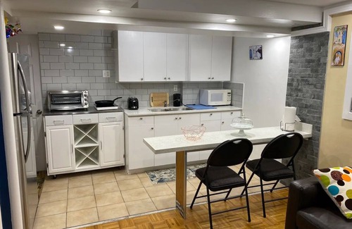 Brampton Apartment | The EcoStay 🙂 self check-in