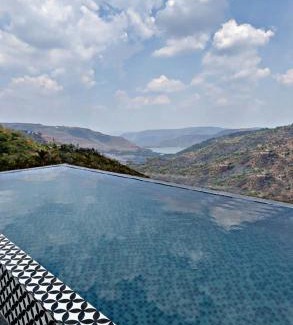 Panchgani Villa | The Edge villa by Hillstaytion