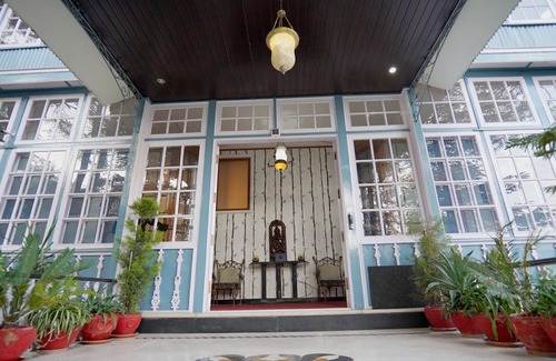 Chhota Shimla Bed & Breakfast | The Edgeworth, Superior