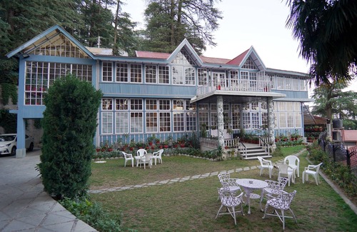 Chhota Shimla Bed & Breakfast | The Edgeworth, Superior