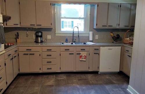 Henderson Bed & Breakfast | The Eleanor on Belle - Suite 2