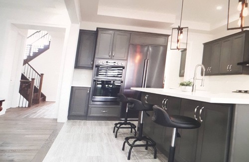 Aurora House | The Elegance Of The Home And Neighborhood. Close to Restaurants, Shops, Downtown