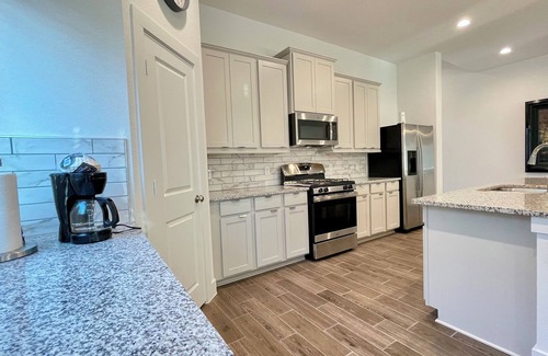 Rosenberg House | The elegant home at 5 star location close to highway 59 within beautiful park