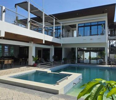Tranca Villa | The Elizabeth Bay Hotspring Villa