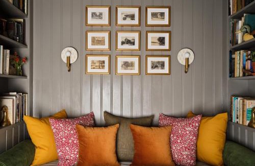 Center Lovell House | The Ell, a Historic, Luxurious 2 bed, 2 bath Private Suite in Lovell