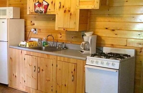 Lake Luzerne-Hadley Cottage | The Elms Waterfront Cottages