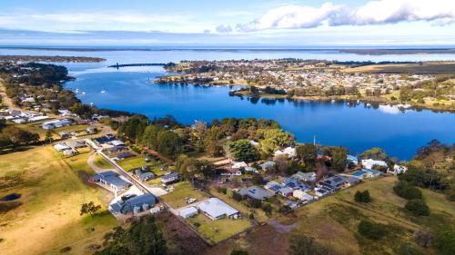 Paynesville House | The Emerald