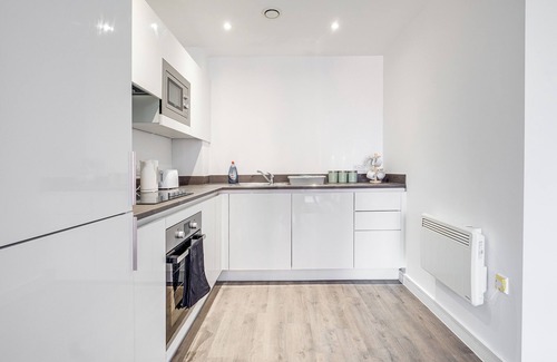 Bordesley Apartment | THE EMERALD ESCAPE