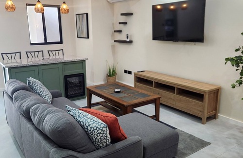 Corinthe Apartment | The Emerald Too