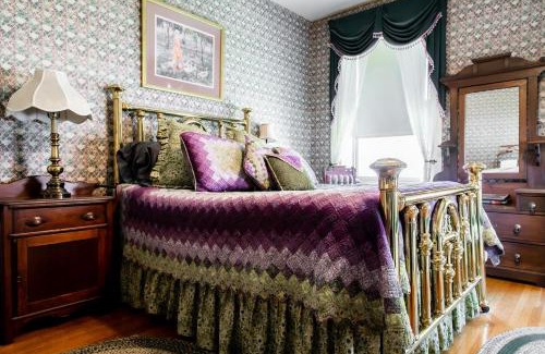 Emigsville Bed & Breakfast | The Emig Mansion