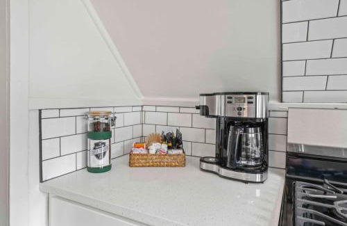 Saratoga Springs Apartment | The Equestrian by Saratoga Stays - Private Balcony