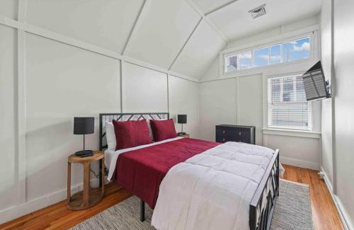Saratoga Springs Apartment | The Equestrian by Saratoga Stays - Private Balcony
