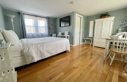 South Yarmouth Hotel | The Escape Inn