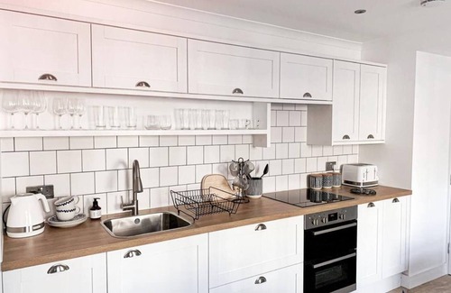 Broughty Ferry Apartment | The Estuary Apartment - 2 minutes form the beach!