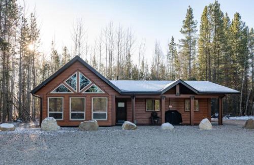 Valemount House | The Evergreen Cabin