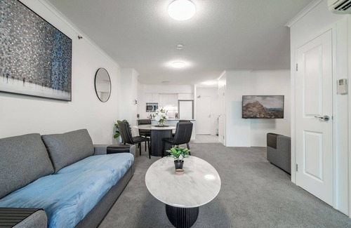 Brisbane Central Business District Apartment | The Executive! 1Bed, 1Bath, 1Car, VIEWS ~ CBD