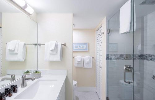 Key West House | The Exuma Cay -Pool View & Parking