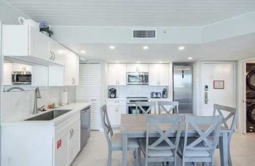 Key West House | The Exuma Cay -Pool View & Parking