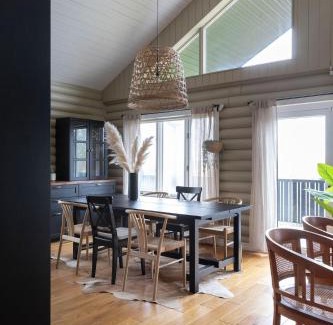 Blaskogabyggd Ski Chalet | The Eyrie - Luxurious Cabin in the Golden Circle