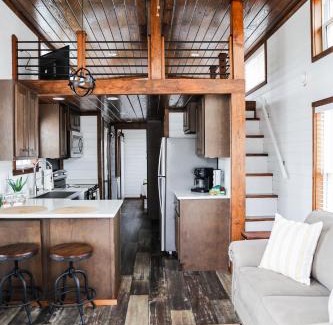 Dover House | The Family Truckster (In The Pines at KY Lake) 120 Pine Grove Lane, Dover, TN 37058