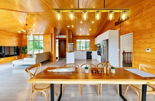 Tamahere House | The Farmette on top of the hill, with great views, and friendly animals