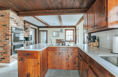 Waynesboro House | The Farmhouse at Wellington: Waynesboro, Sleeps 12