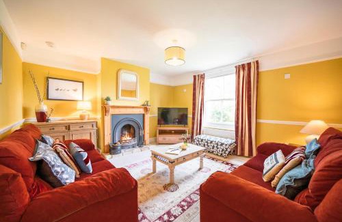 Framlingham House | The Farmhouse Boundary Farm Framlingham