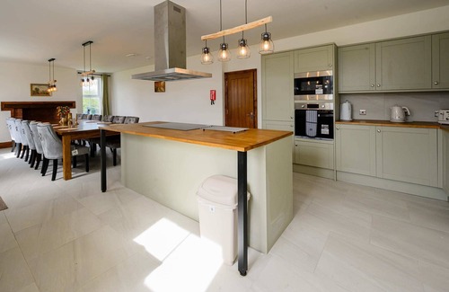 Rugeley House | The Farmhouse: Hot Tub & Sauna Near Cannock Chase