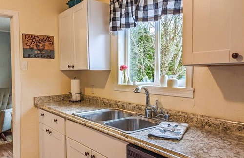 Sequim House | The Farmhouse - Relaxation & Fun For The Whole Family